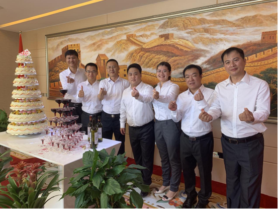 峥嵘一载,共创辉煌 —— 亲家集团一周年庆典仪式隆重举办!