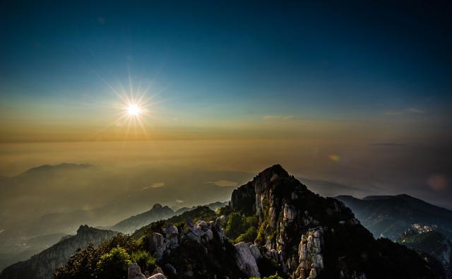 唐诗闲读:“会当凌绝顶,一览众山小”