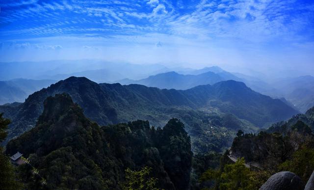 唐诗闲读:“会当凌绝顶,一览众山小”