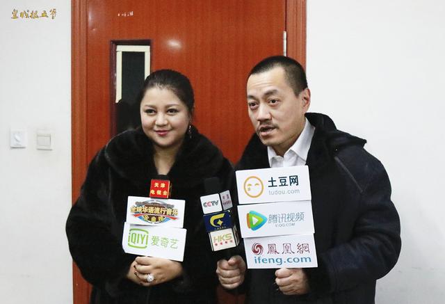 两会气质姐张惠�B主持CCTV百姓春晚