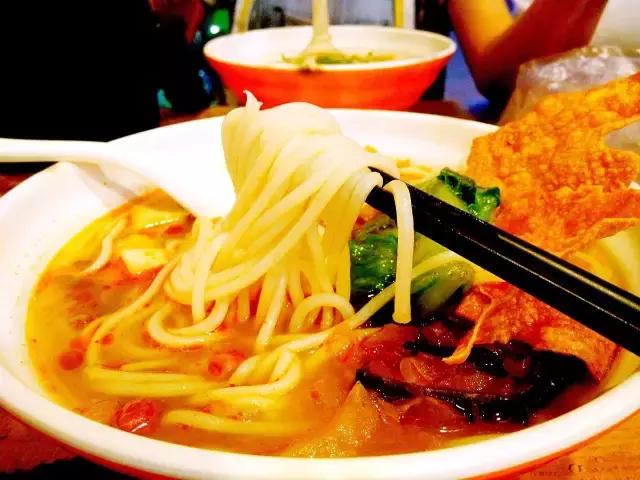 怪味粉杀入海南美食界,它的味道让海南粉退避三舍!