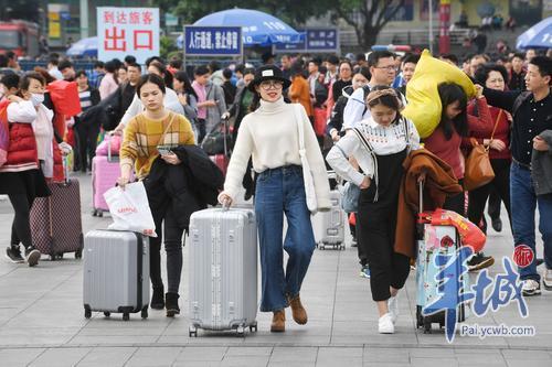 铁路部门提醒:网上订票的旅客请尽量提前取票