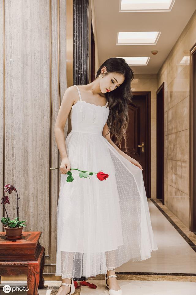 肤色黑的人夏天穿什么颜色的衣服最好看?这5种最显气色