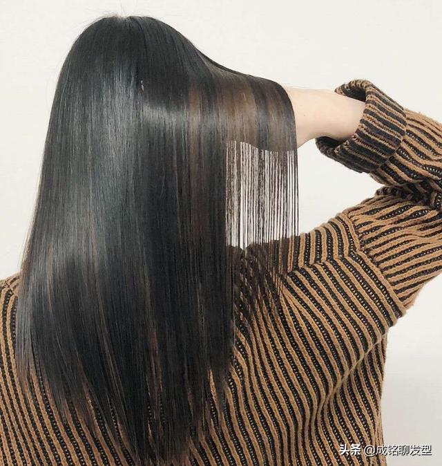 “护发素”和“发膜”有区别吗?区别会很大,用错方法头发更糟