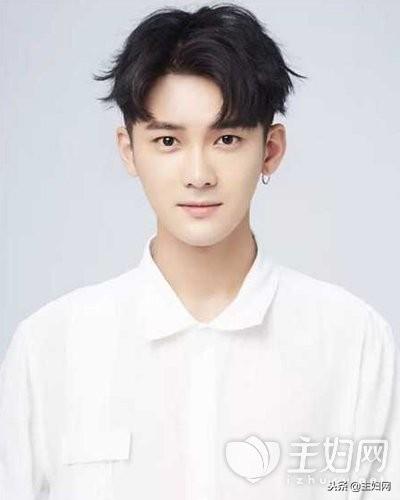 男生个子矮剪什么发型显高?这6款发型不仅显高,还显脸小