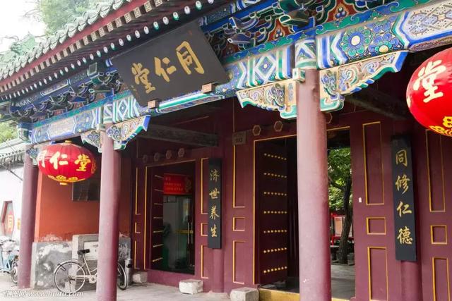 同仁堂出的护肤品,说它在美白祛痘印上碾压SKII,不过分吧!