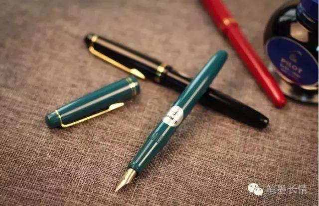 我想开始练字,可是很纠结用什么笔啊?