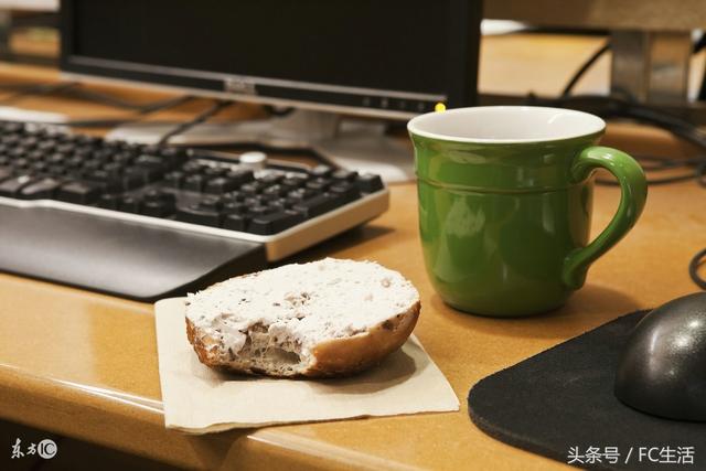 长期使用的鼠标垫会沾有污渍和细菌,你知道鼠标垫该怎样清洗吗?