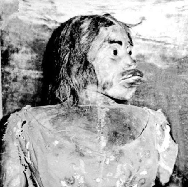 世界上最丑的女人,生前被当怪物,死后遗体被丈夫展览100多年...