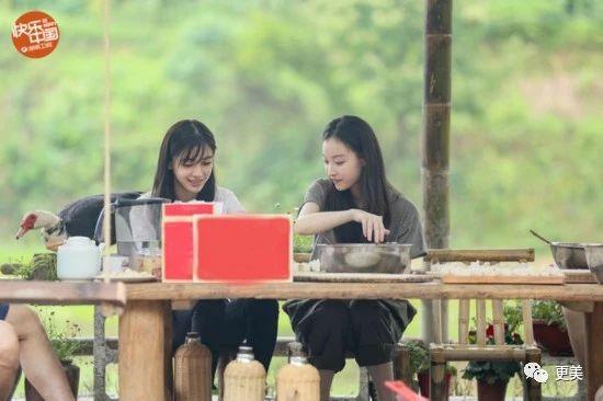 baby倪妮这对“骨灰级闺蜜”,却在生日这天露出马脚……