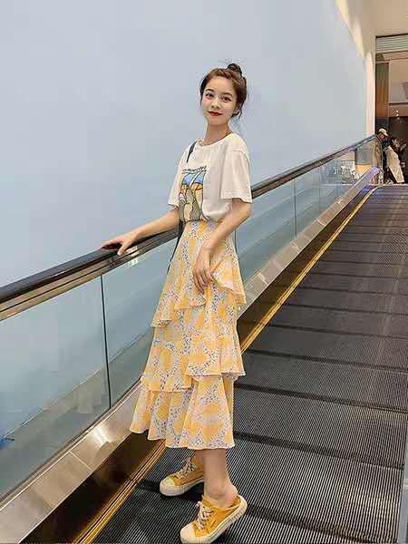 夏日活力橙穿搭,T恤裙子随心挑,在炎热的天气里做最凉爽的少女