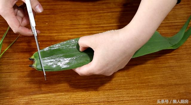吃腻了糯米粽子,教你用西米做水晶粽子