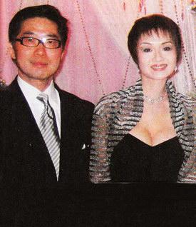 曾是港澳地区第一波霸,丝毫不差关之琳,如今发福落魄似大妈!