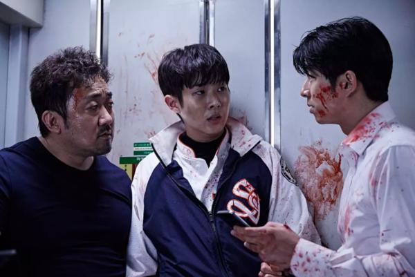 《釜山行2》今年上映，韩国丧尸片《釜山行》，到底好在哪里