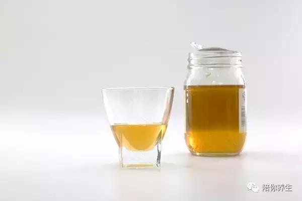 蜂蜜水什么时候喝好 有什么功效