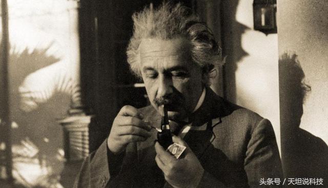 爱因斯坦为何称为最伟大科学家？他到底做了什么？