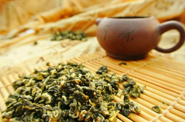 碧螺春是十大名茶之一，常喝有什么功效和作用，如何冲泡碧螺春？