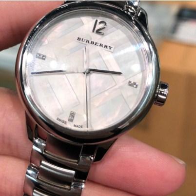 最后选定这款Burberry手表送人，档次很高，值得推荐
