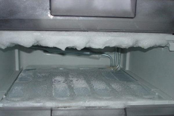 冰箱除霜小窍门，简单又实用，巧妇厨房必备技能