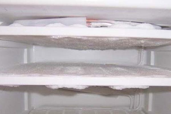 冰箱除霜小窍门，简单又实用，巧妇厨房必备技能