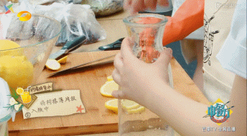 中餐厅赵薇6元的柠檬水是怎么做出来的？我们也可以在家自己做！