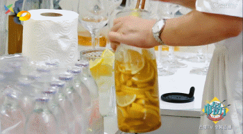 中餐厅赵薇6元的柠檬水是怎么做出来的？我们也可以在家自己做！