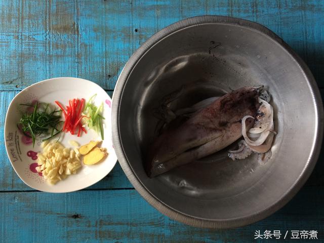 春节家宴告诉你鱿鱼要怎么处理才会漂亮，要怎么做才会美味