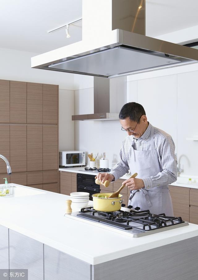 厨房的陈年污垢你还想忍受多久？简单几个小办法，让厨房焕然一新