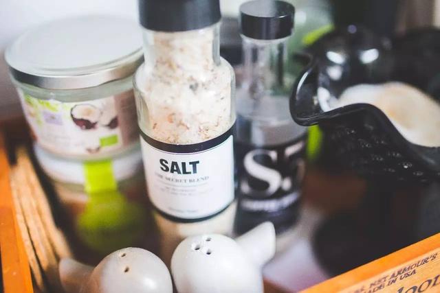 人为什么要吃盐？盐在体内其实发挥了非常重要的作用！