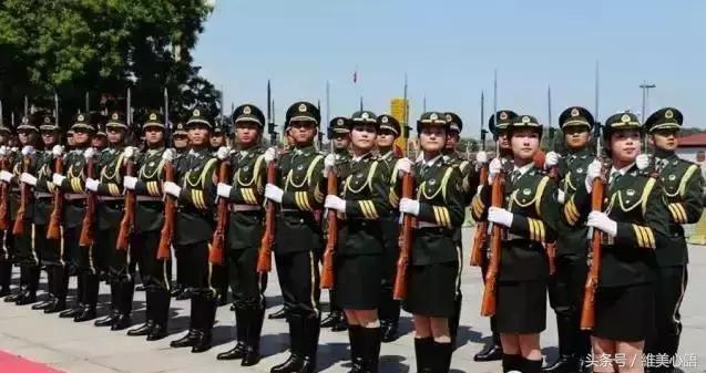 今天八月一日，建军节，国人不能忘记的节日，送所有中国军人们！