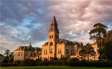 堪萨斯大学，美国著名的公立研究型大学之一
