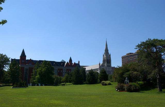 圣路易斯大学，美国百强名校，也是美国第四大耶稣会大学