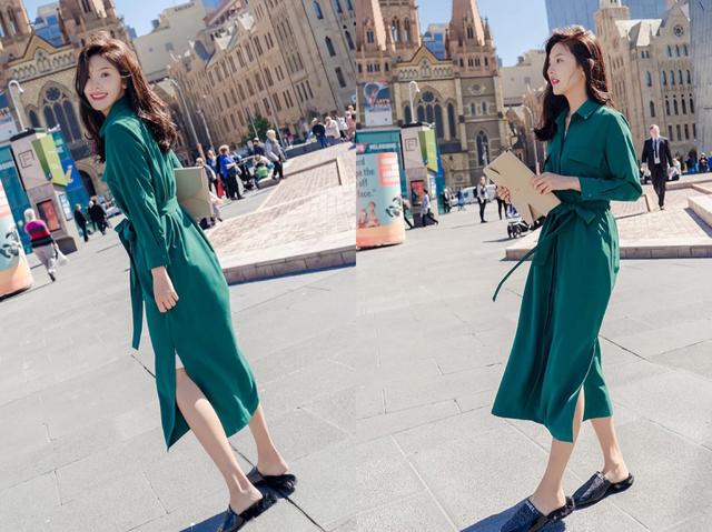 今年流行的绿色连衣裙，配对了鞋子春天穿美太多了！