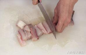 红烧鲢鱼的家常做法，简单两步好吃入味，零厨艺也能看一遍就会