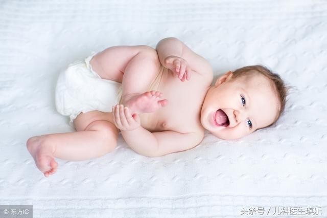 宝宝脸上长痘痘是什么原因造成的？